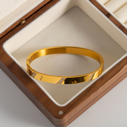 Inlaid White Zircon Bracelet