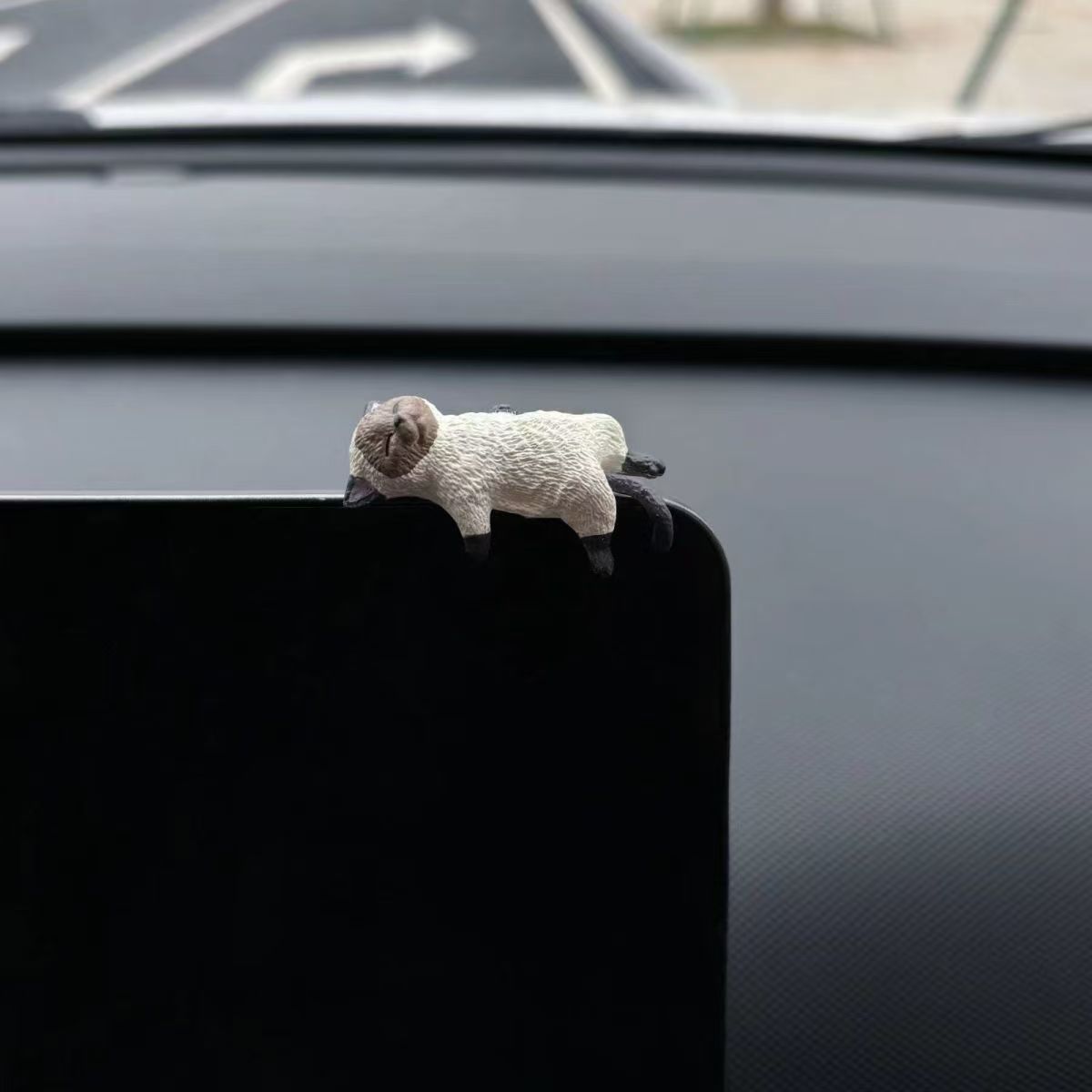 Adorably Cat Car Screen Ornament